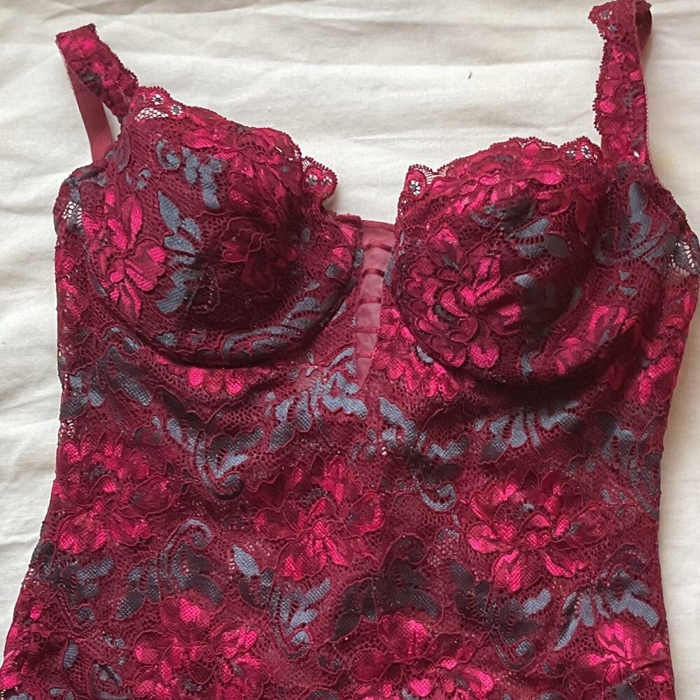 Natori burgundy floral scallop Lace teddy bodysuit Size 36B